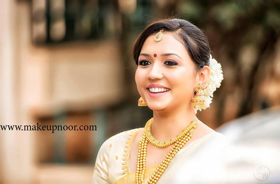 Pin by Aswany Mohan on Bridal hair style | Latest bridal dresses, Bridal  hairstyle indian wedding, Bridesmaid saree